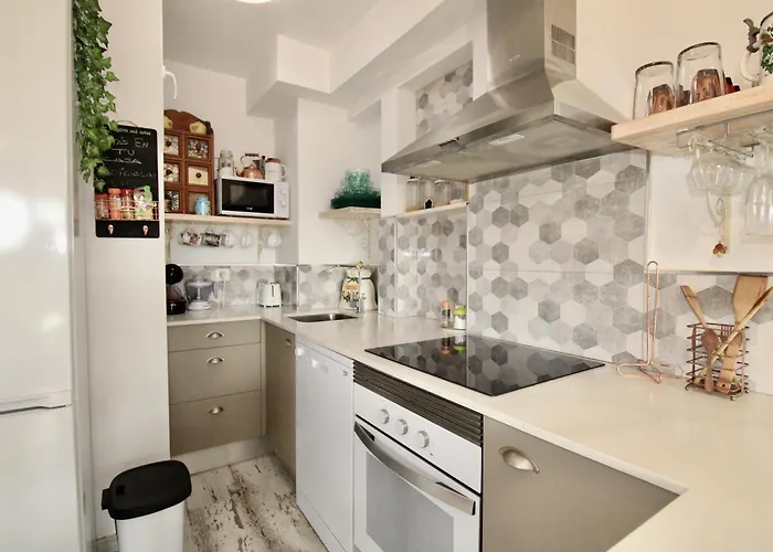 Felicidad دينايا